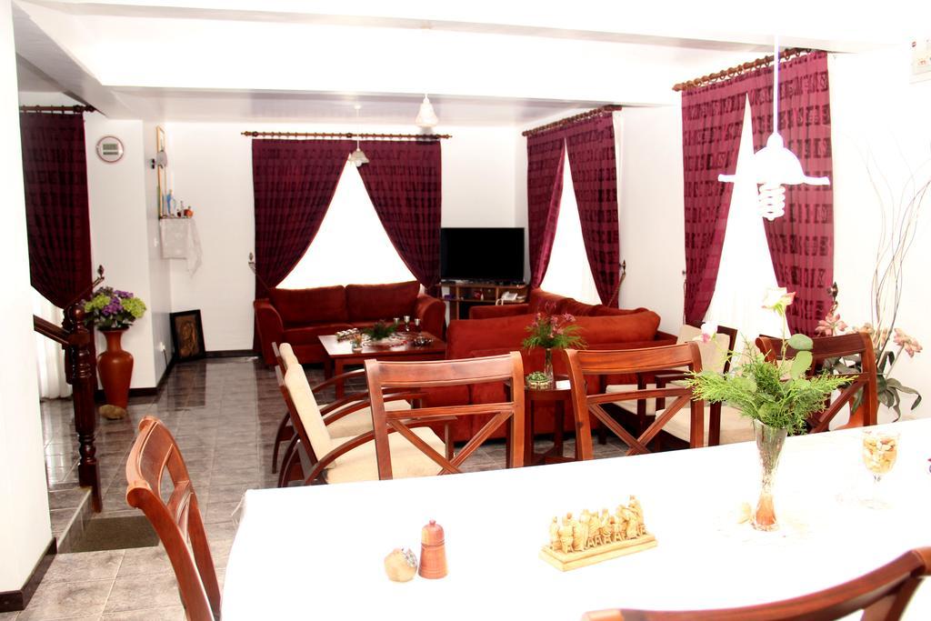 Perera Homestay Nuwara Eliya Exterior photo